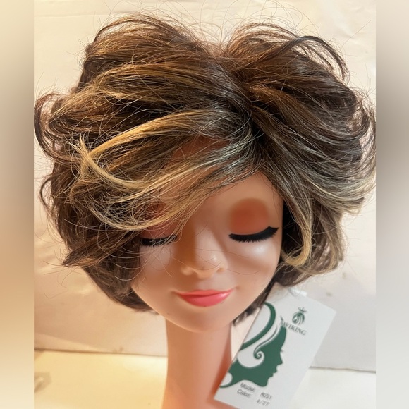 Swiking Short Pixie 4/27 Model 8021 Full Cap human hair blend - Picture 2 of 8
